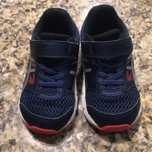 ASICS toddler Size 7